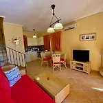 La Riviera Seaside & 4* Mparmpati