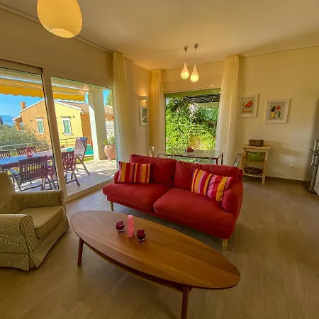 La Riviera Seaside & Lejlighedshotel Mparmpati