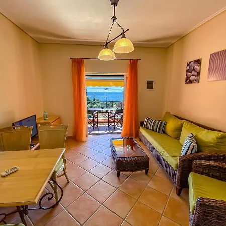 La Riviera Seaside & 4* Mparmpati