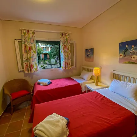 La Riviera Seaside & Lejlighedshotel Mparmpati
