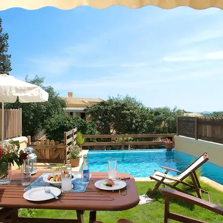 La Riviera Seaside & 4* Mparmpati