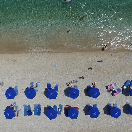 La Riviera Seaside & 4* Mparmpati