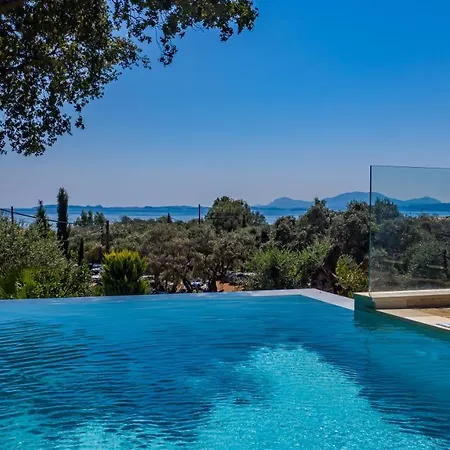 La Riviera Seaside & Lejlighedshotel
