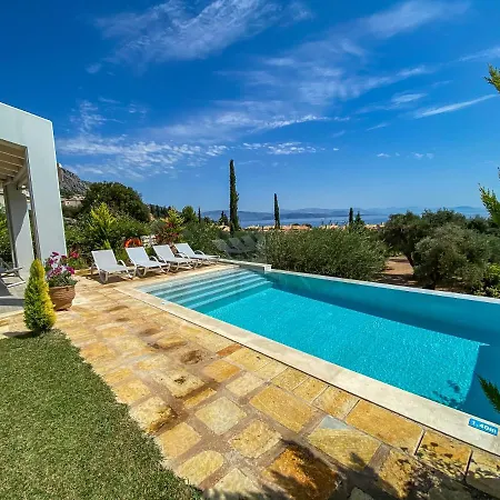 La Riviera Seaside & Lejlighedshotel 4*