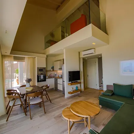 La Riviera Seaside & 4* Mparmpati