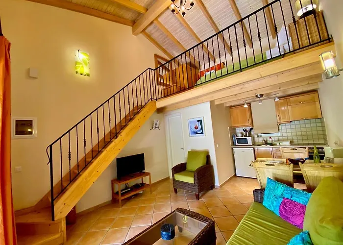La Riviera Seaside & 4*