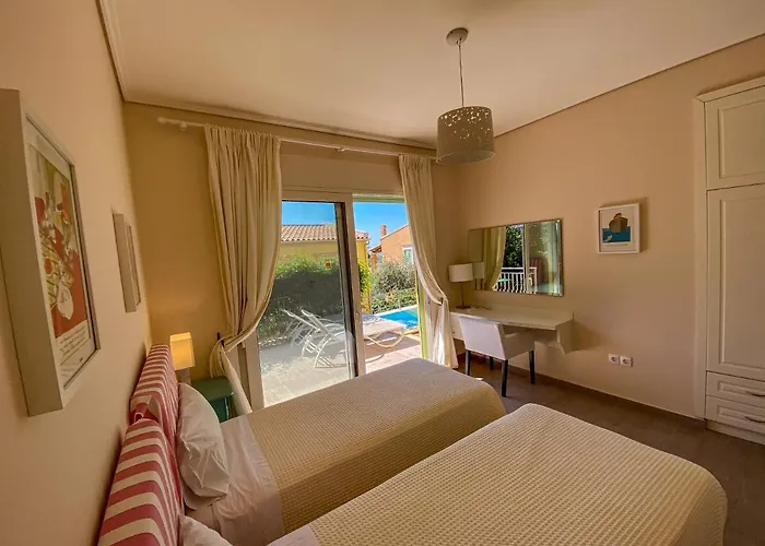 La Riviera Seaside & 4*