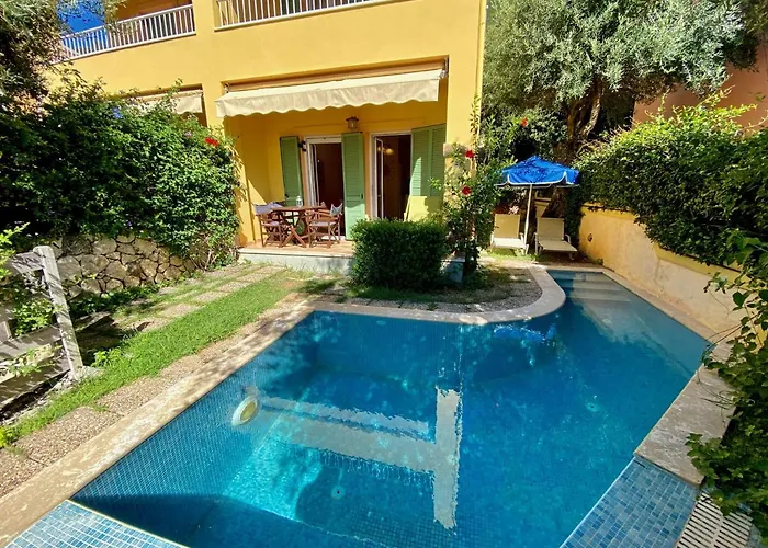 La Riviera Seaside & 4*