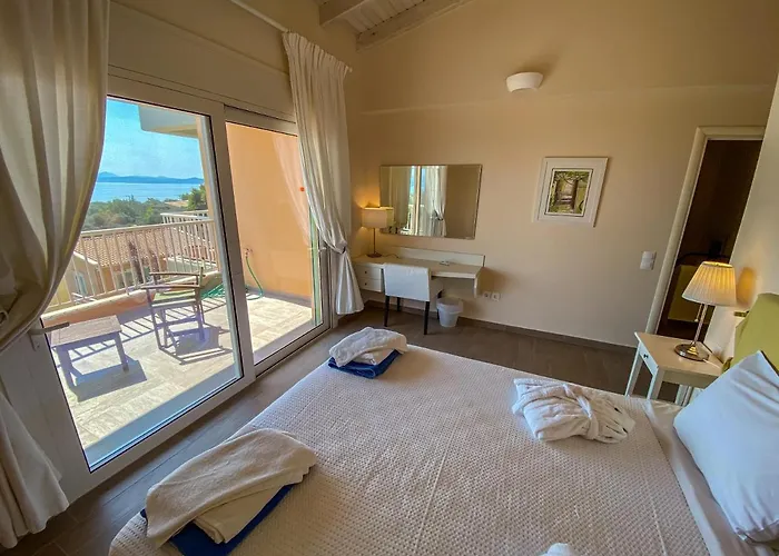 La Riviera Seaside & 4*
