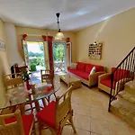 La Riviera Seaside & 4* Mparmpati