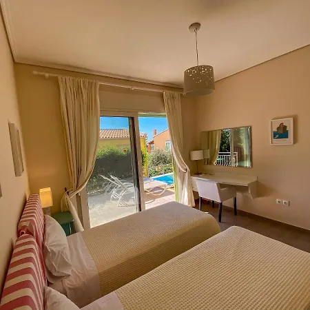 La Riviera Seaside & 4*